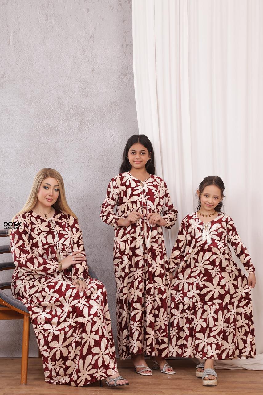 موديل فستان بناتي مخمل فرو كود 0608 - عنابي - الصورة 3