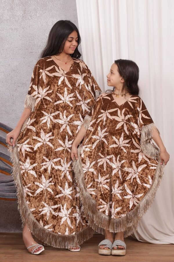 موديل فراشه بناتي مخمل كود 0610 - عسلي